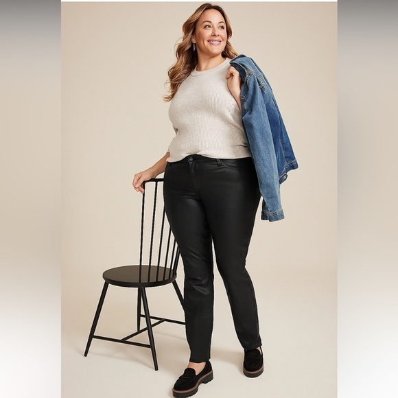 2/$15 NWT Maurices edgely™ High Rise Black Coated Slim Straight Jean - Picture 4 of 10